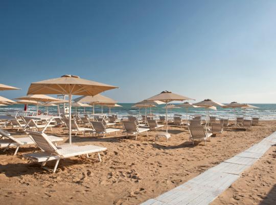 modicabeachresort en voucher-for-4-star-resort-modica-with-private-beach-and-pool 010