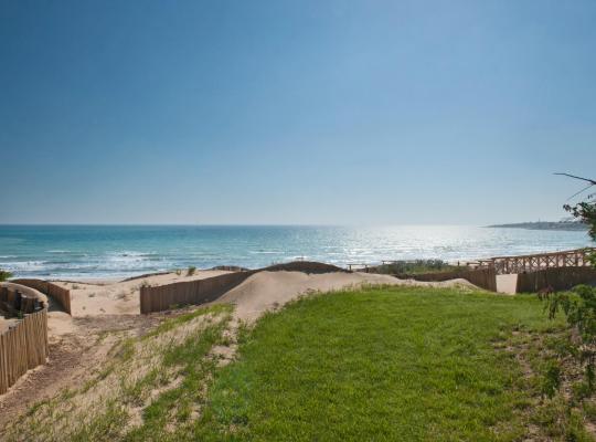 modicabeachresort en discounted-holidays-4-star-resort-modica-with-private-beach-and-spa 009